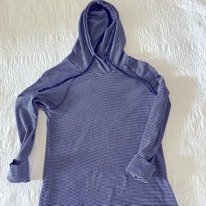 Eddie Bauer Women’s Fitted Hoodie Size M